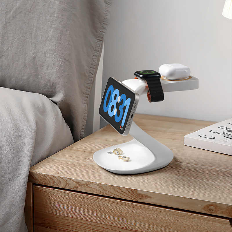 Creative 3-in-1 MagSafe Magnetic Charging Station